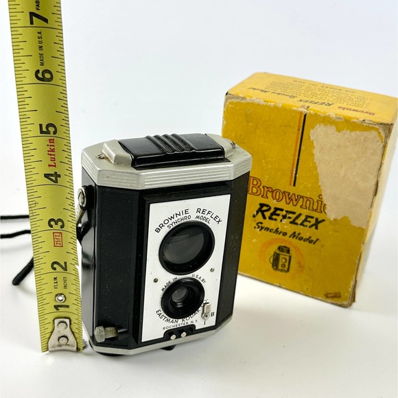 Vintage Kodak Brownie Reflex Synchro Camera With Box - Picture 9 of 10